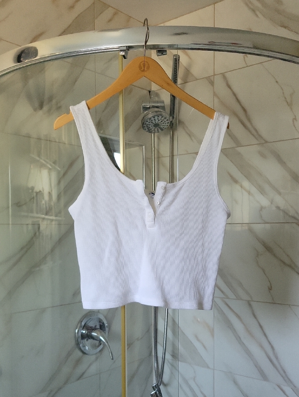 Old Navy White Ribbed Cropped Tank with Button Placket - Picture 8 of 8